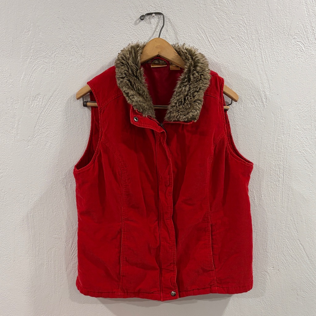 Northcrest Red Vest With Faux Fur Collar
